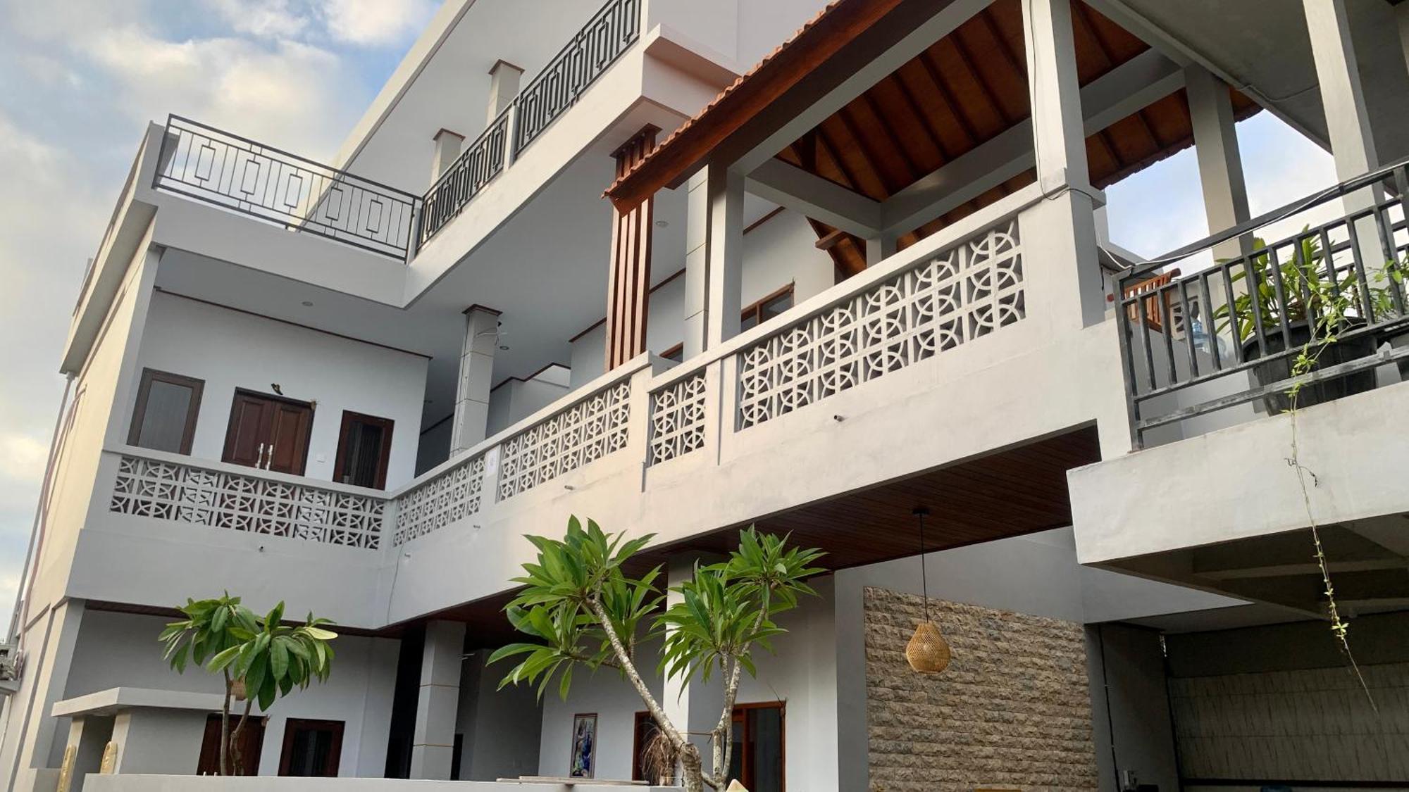 The Lima Home Stay In Canggu المظهر الخارجي الصورة