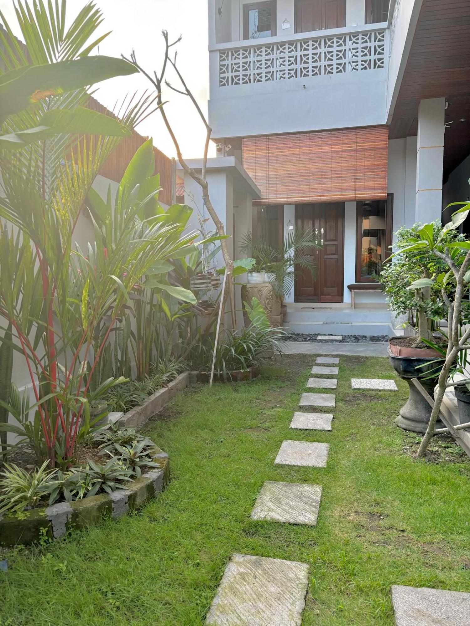 The Lima Home Stay In Canggu المظهر الخارجي الصورة