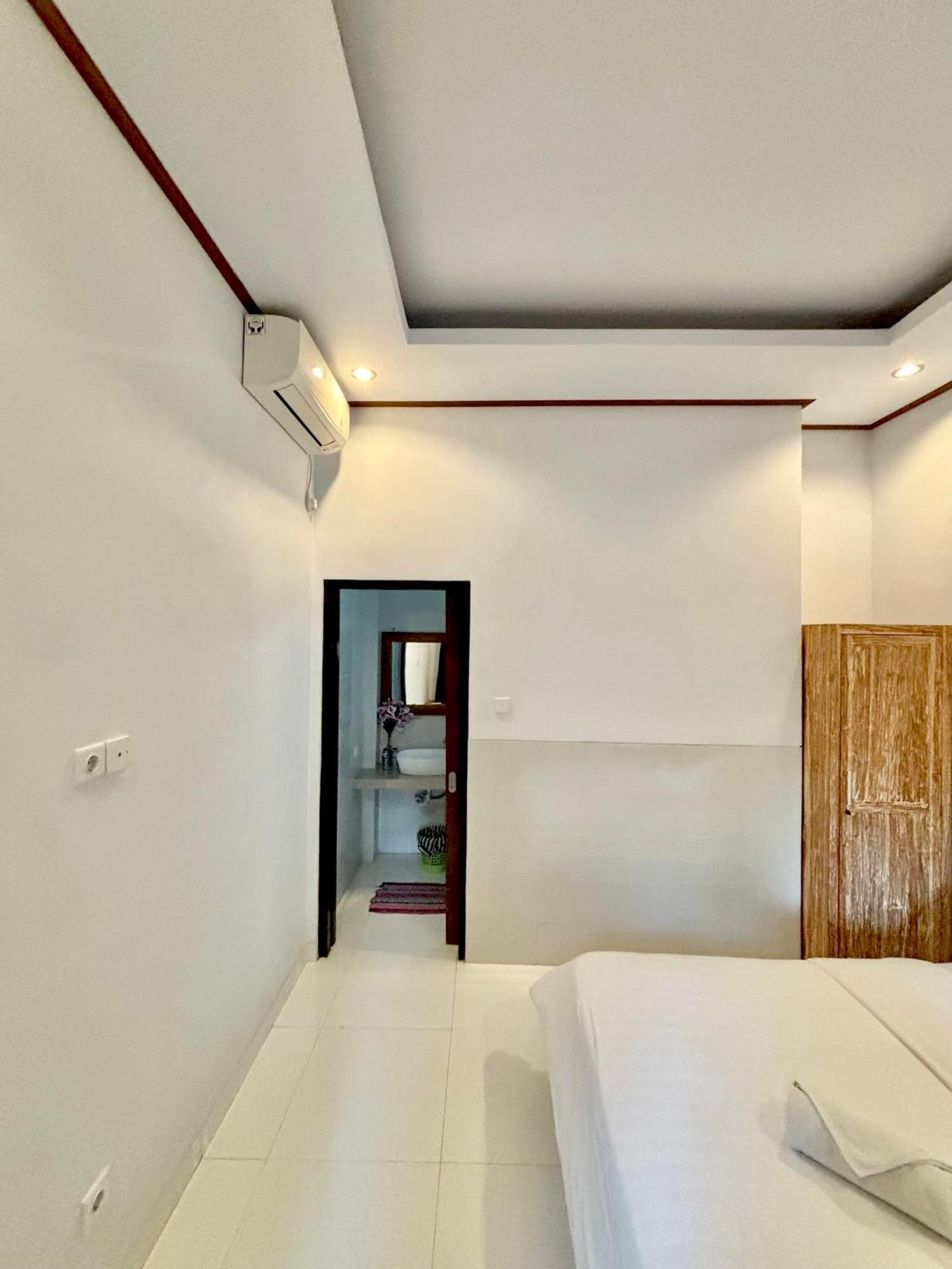 The Lima Home Stay In Canggu المظهر الخارجي الصورة