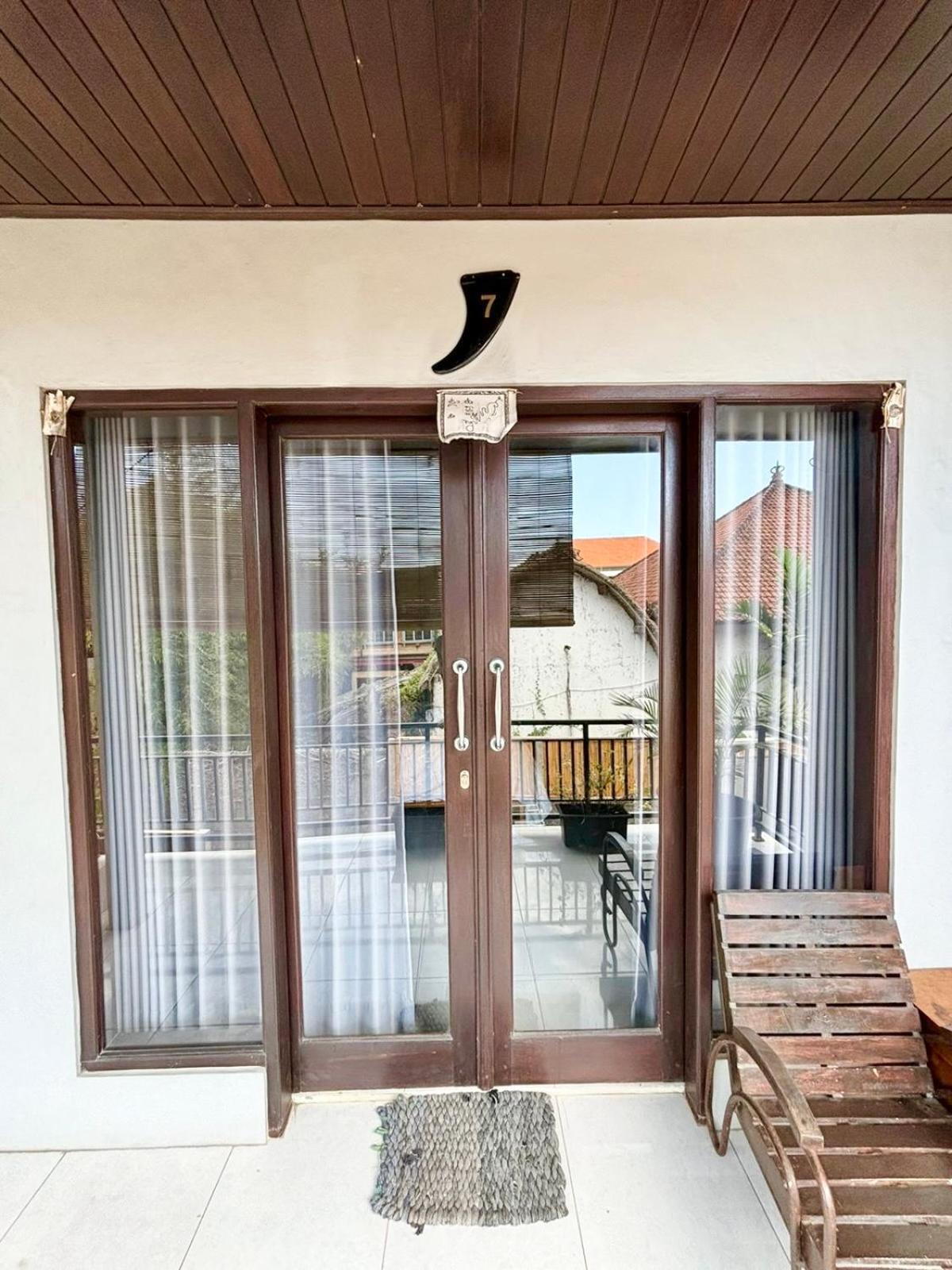 The Lima Home Stay In Canggu المظهر الخارجي الصورة